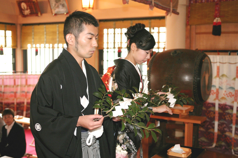 新郎新婦玉串奉奠